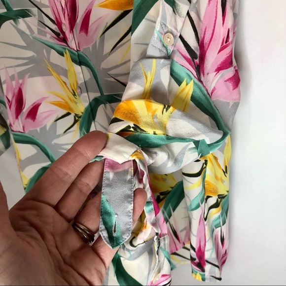 TOMMY BAHAMA 100% Silk Pink/Green/Yellow/Gray Tropical Floral Button Down Blouse - Picture 5 of 16